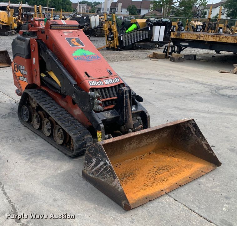 image for item EH3869 2019 Ditch Witch  SK1050 compact utility loader