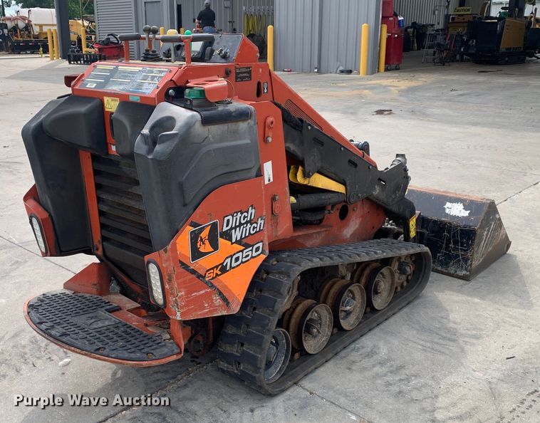image for item EH3869 2019 Ditch Witch  SK1050 compact utility loader