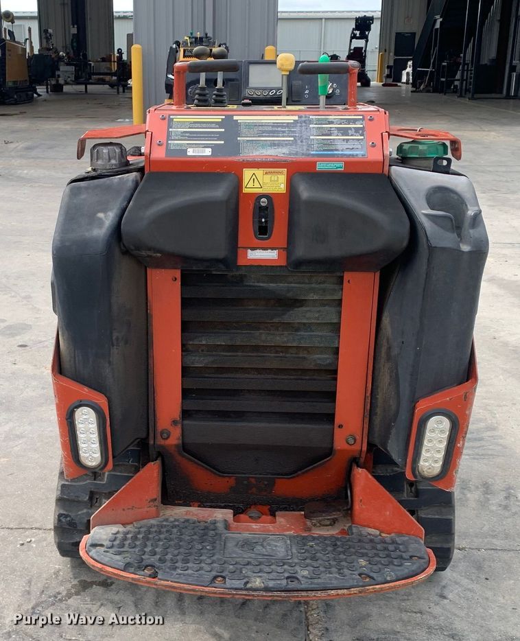 image for item EH3869 2019 Ditch Witch  SK1050 compact utility loader