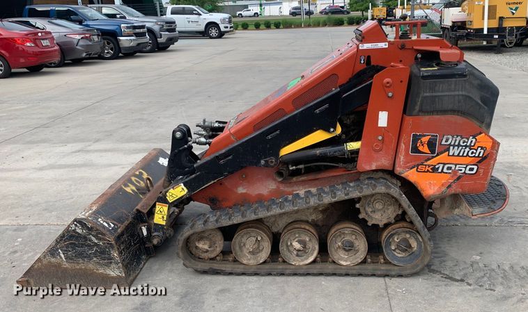 image for item EH3869 2019 Ditch Witch  SK1050 compact utility loader