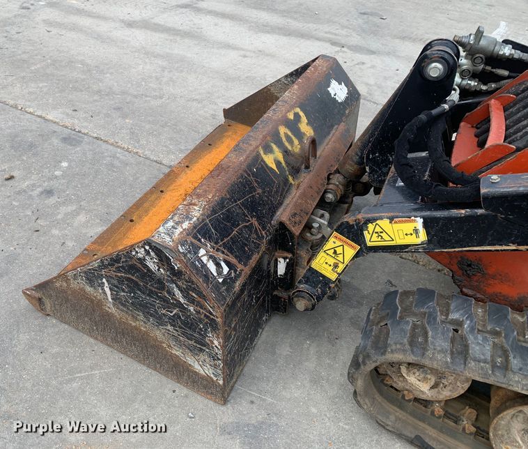 image for item EH3869 2019 Ditch Witch  SK1050 compact utility loader