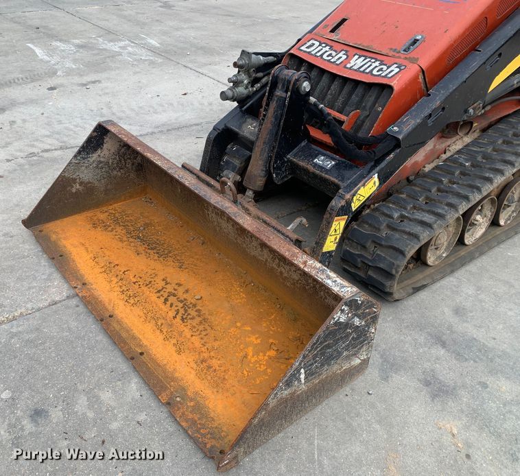 image for item EH3869 2019 Ditch Witch  SK1050 compact utility loader