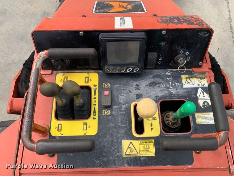 image for item EH3869 2019 Ditch Witch  SK1050 compact utility loader