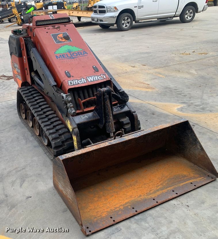 image for item EH3870 2018 Ditch Witch  SK1050 compact utility loader