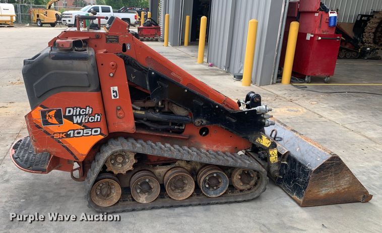 image for item EH3870 2018 Ditch Witch  SK1050 compact utility loader