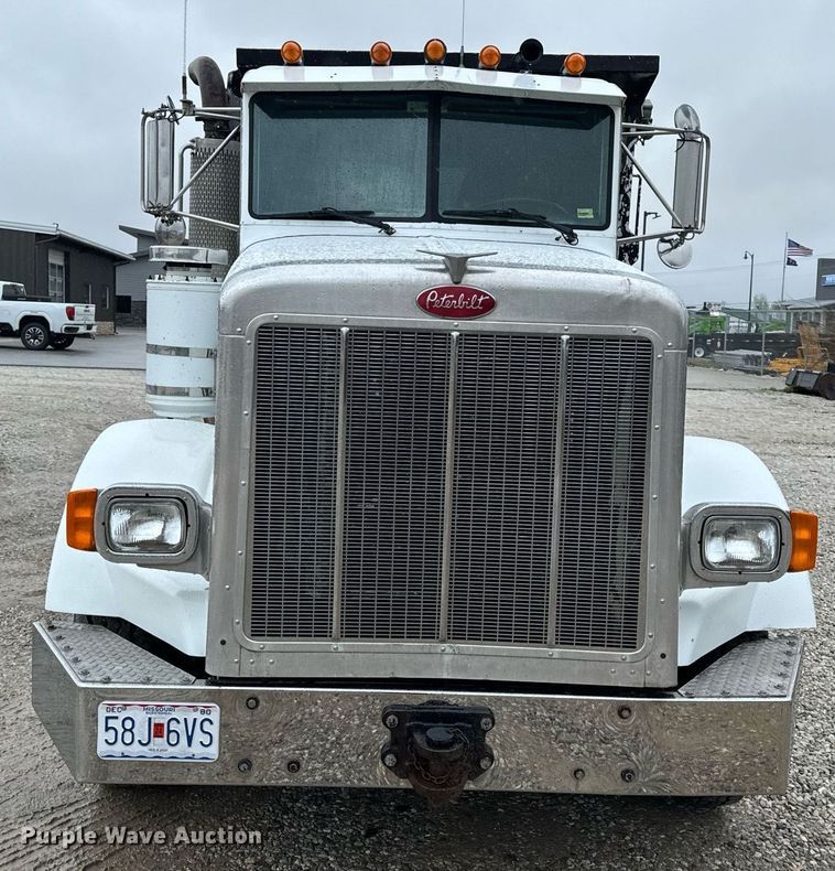 image for item EH6643 1989 Peterbilt 357 dump truck