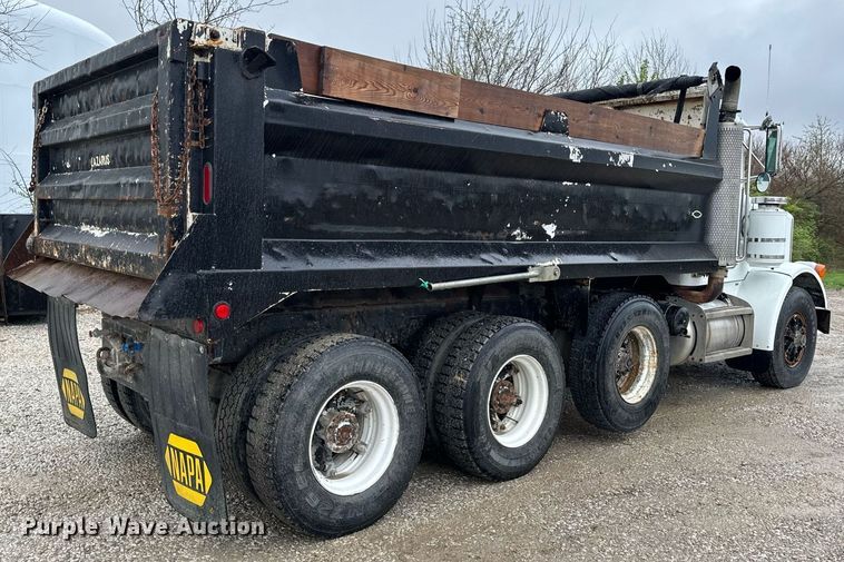 image for item EH6643 1989 Peterbilt 357 dump truck