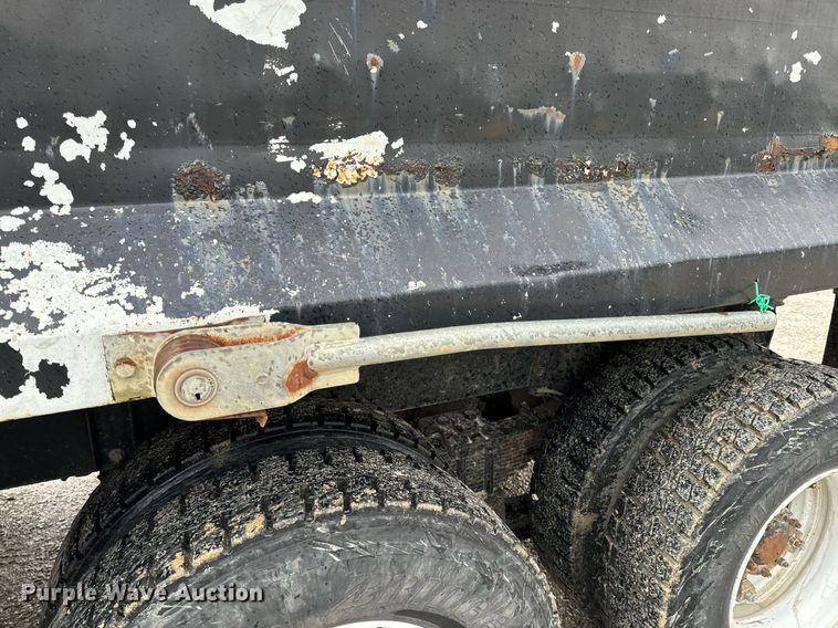 image for item EH6643 1989 Peterbilt 357 dump truck