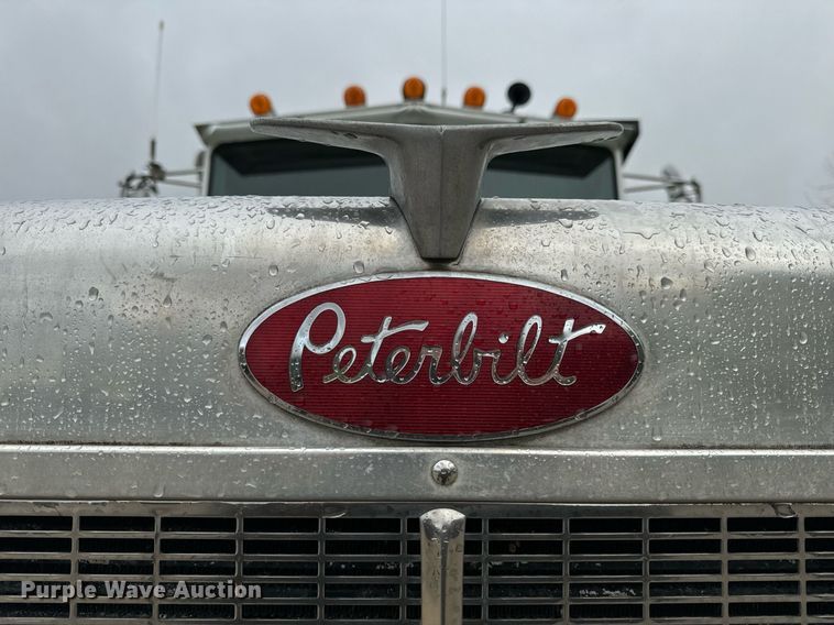 image for item EH6643 1989 Peterbilt 357 dump truck