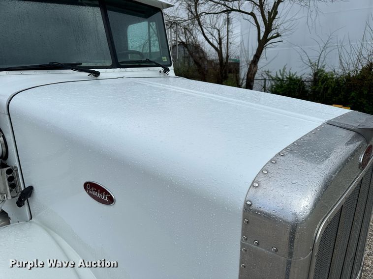 image for item EH6643 1989 Peterbilt 357 dump truck