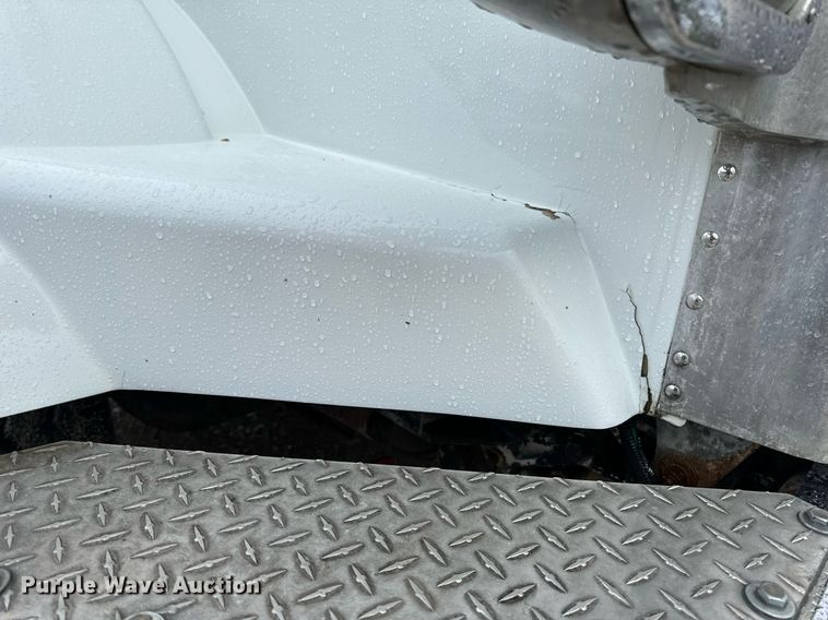 image for item EH6643 1989 Peterbilt 357 dump truck