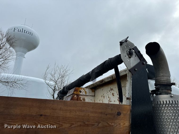 image for item EH6643 1989 Peterbilt 357 dump truck