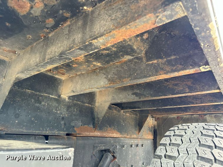 image for item EH6643 1989 Peterbilt 357 dump truck