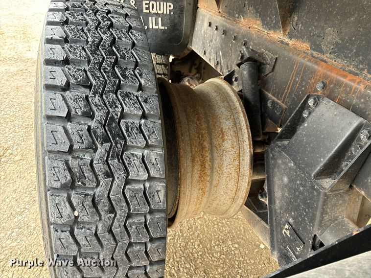 image for item EH6643 1989 Peterbilt 357 dump truck