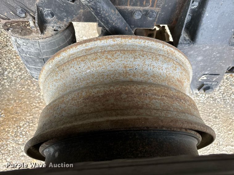 image for item EH6643 1989 Peterbilt 357 dump truck