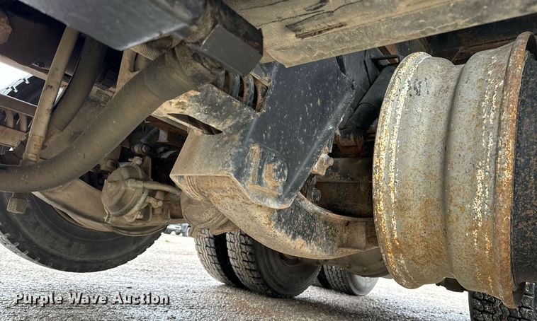 image for item EH6643 1989 Peterbilt 357 dump truck