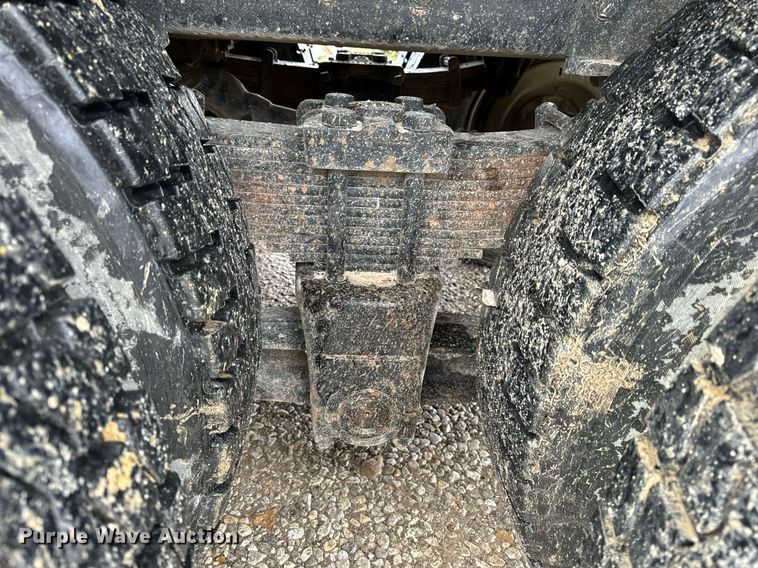 image for item EH6643 1989 Peterbilt 357 dump truck