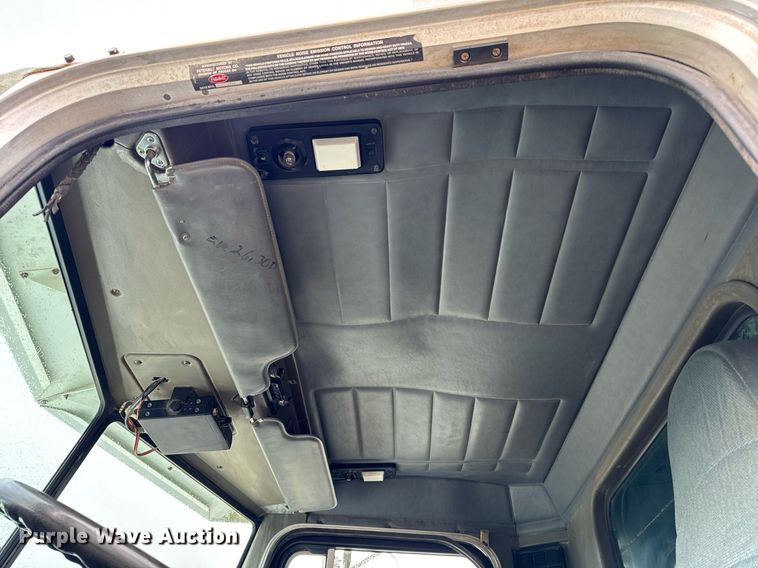 image for item EH6643 1989 Peterbilt 357 dump truck