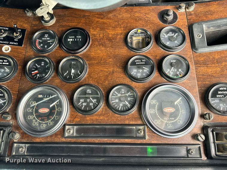 image for item EH6643 1989 Peterbilt 357 dump truck