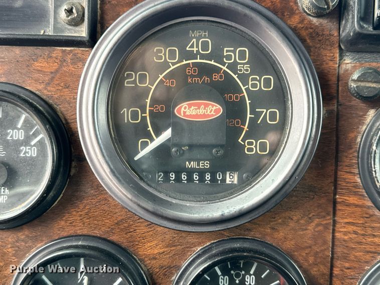 image for item EH6643 1989 Peterbilt 357 dump truck