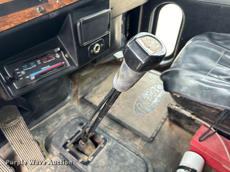 image for item EH6643 1989 Peterbilt 357 dump truck