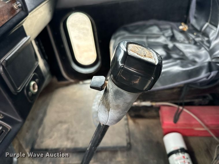 image for item EH6643 1989 Peterbilt 357 dump truck