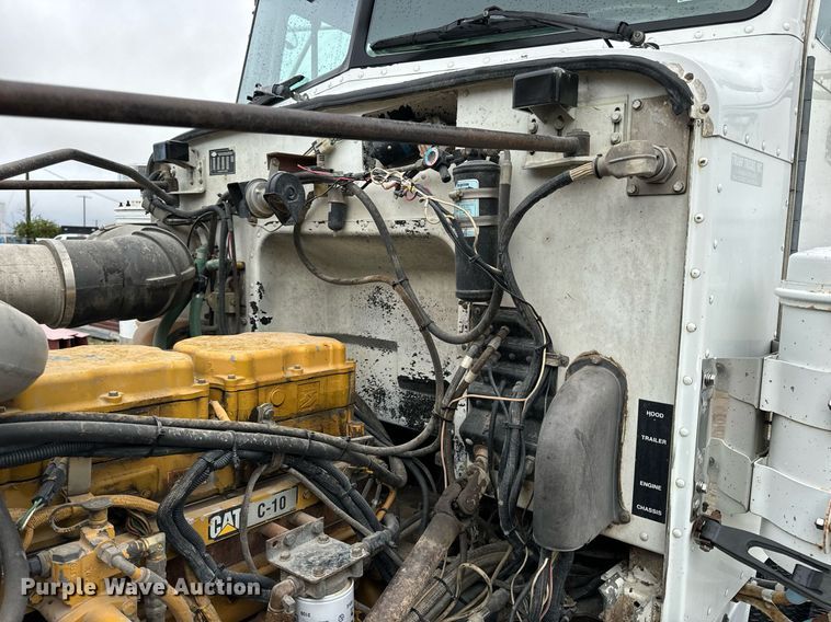 image for item EH6643 1989 Peterbilt 357 dump truck