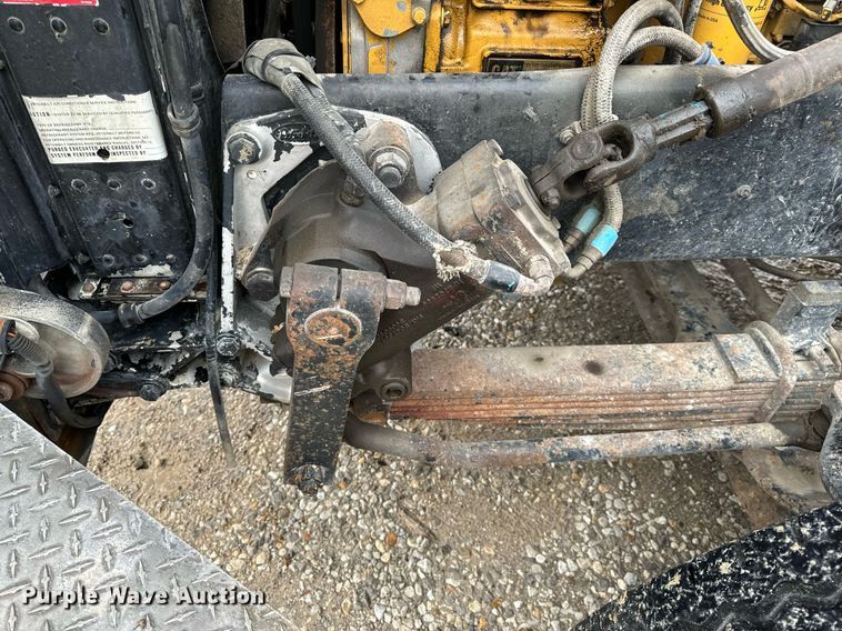 image for item EH6643 1989 Peterbilt 357 dump truck