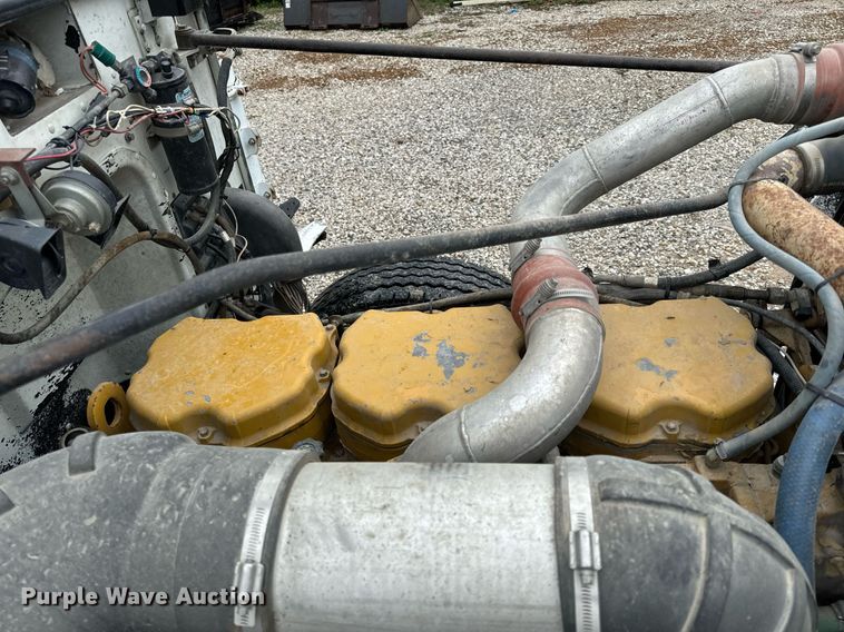 image for item EH6643 1989 Peterbilt 357 dump truck