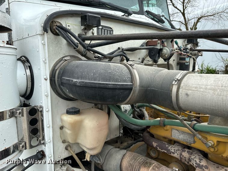 image for item EH6643 1989 Peterbilt 357 dump truck