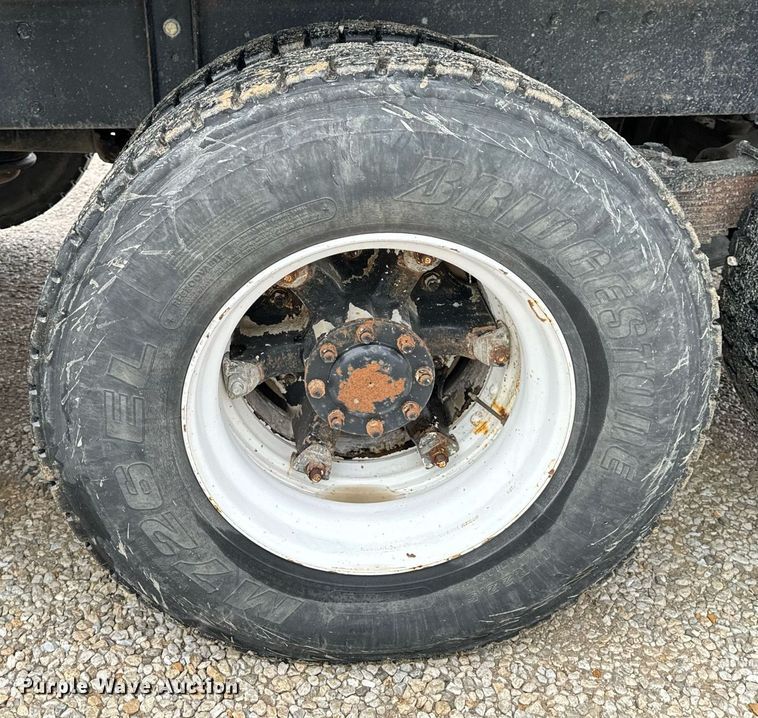 image for item EH6643 1989 Peterbilt 357 dump truck