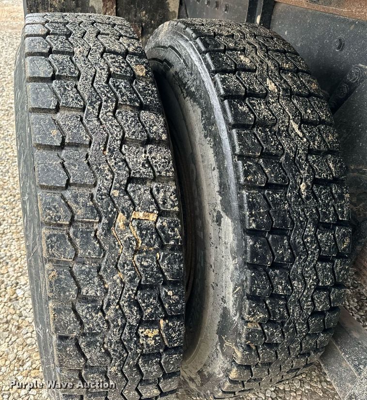 image for item EH6643 1989 Peterbilt 357 dump truck