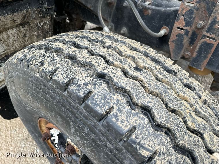 image for item EH6643 1989 Peterbilt 357 dump truck