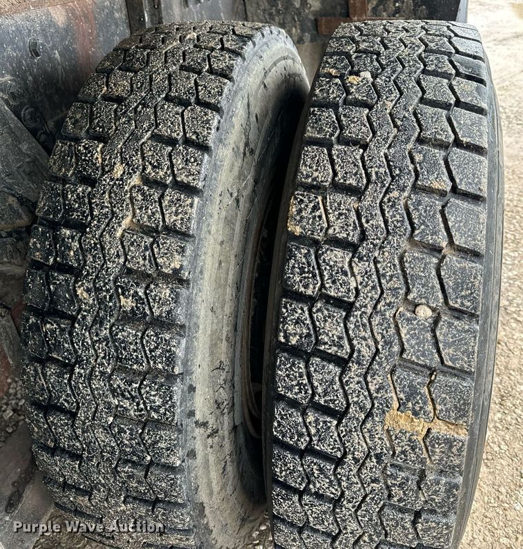 image for item EH6643 1989 Peterbilt 357 dump truck