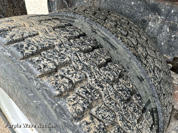 image for item EH6643 1989 Peterbilt 357 dump truck