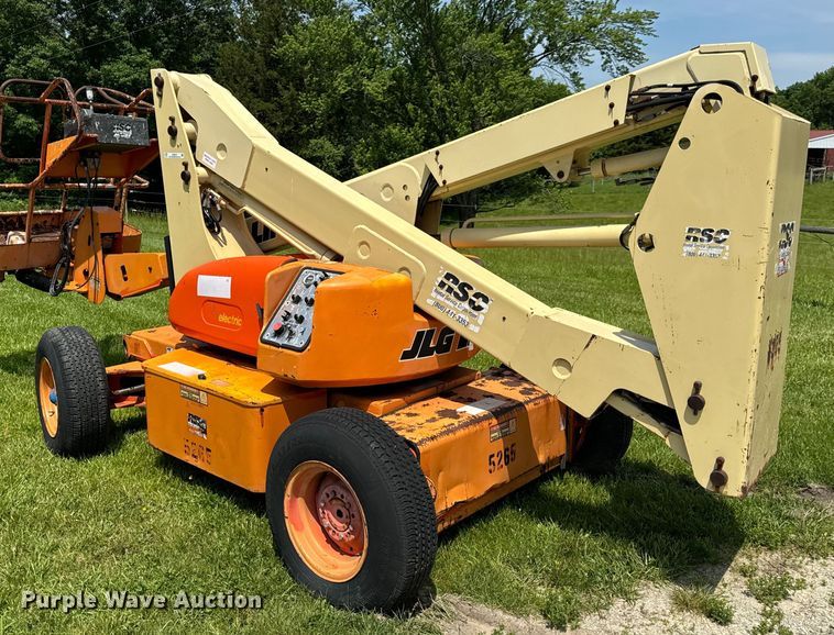 image for item EH6815 1995 JLG 35 Electric  boom lift