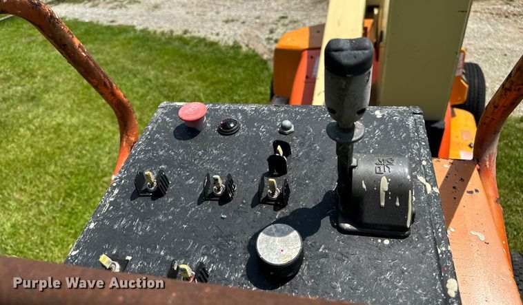 image for item EH6815 1995 JLG 35 Electric  boom lift
