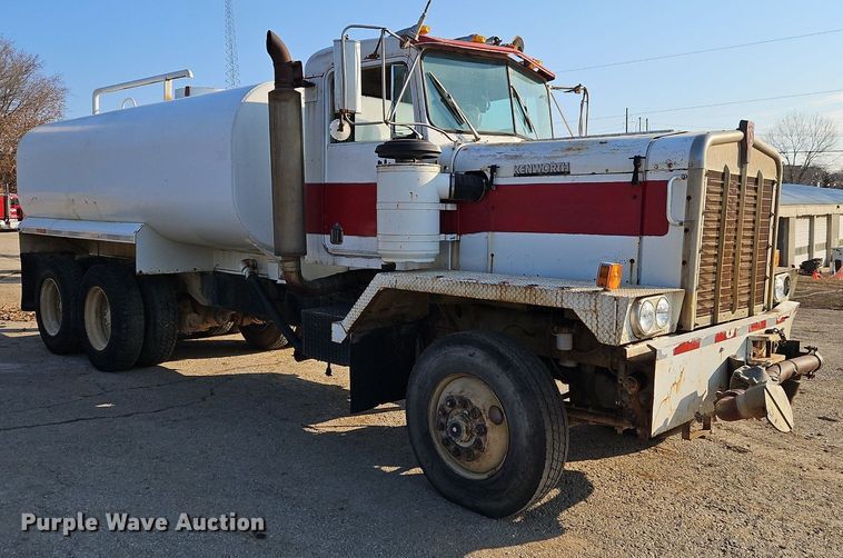 image for item EI3564 1974 Kenworth tank truck