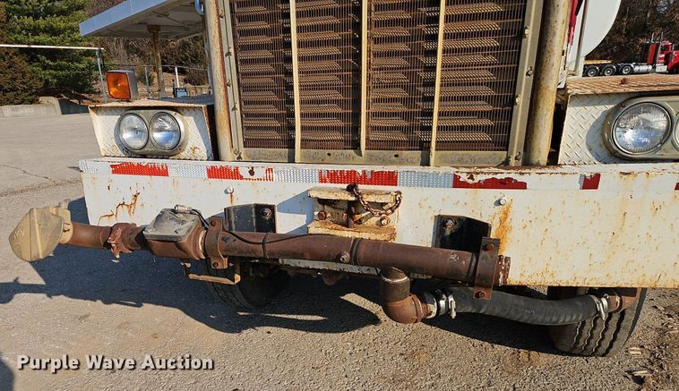 image for item EI3564 1974 Kenworth tank truck