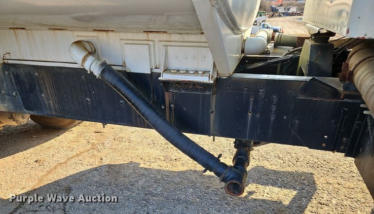 image for item EI3564 1974 Kenworth tank truck