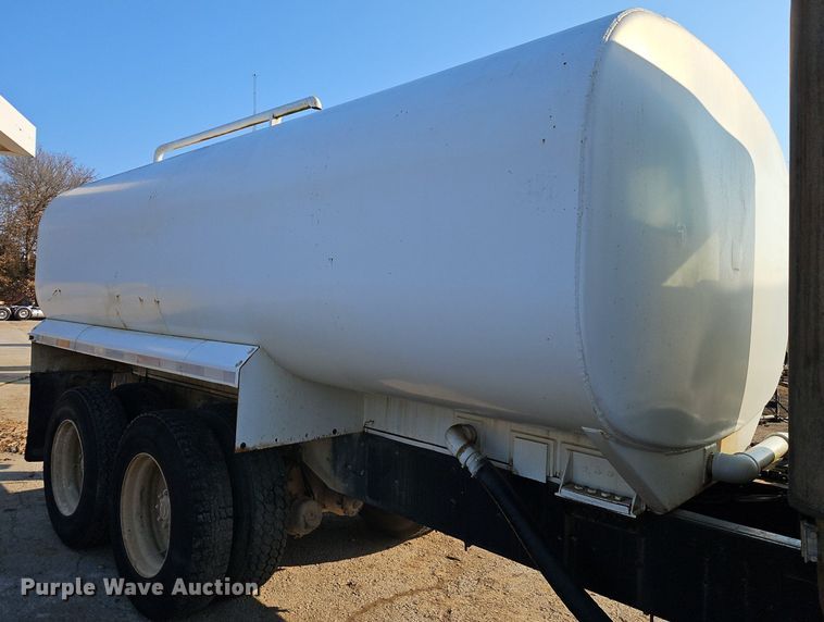 image for item EI3564 1974 Kenworth tank truck
