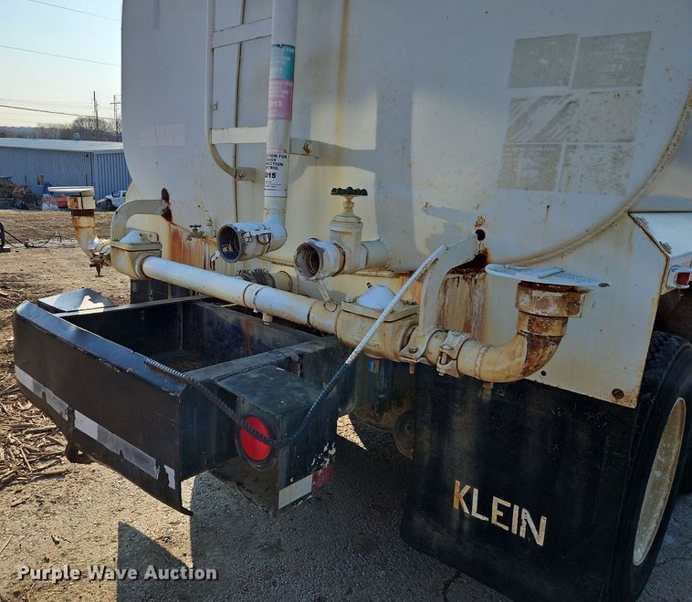 image for item EI3564 1974 Kenworth tank truck