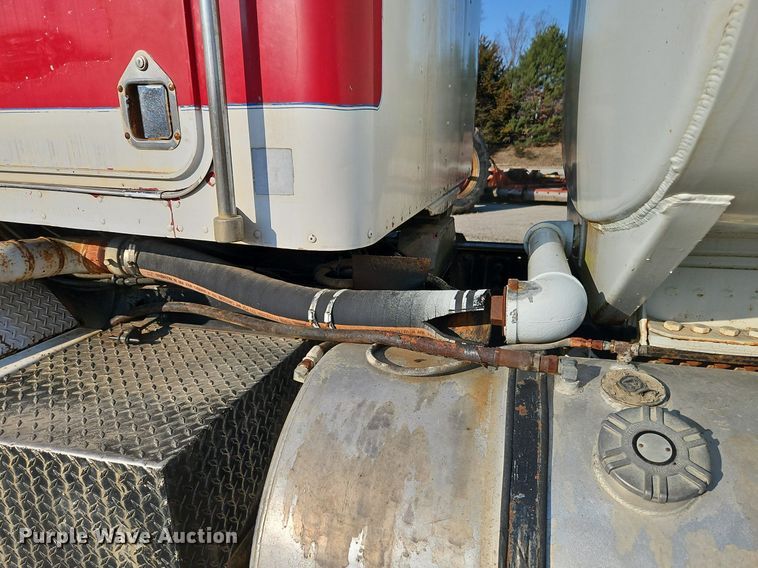 image for item EI3564 1974 Kenworth tank truck
