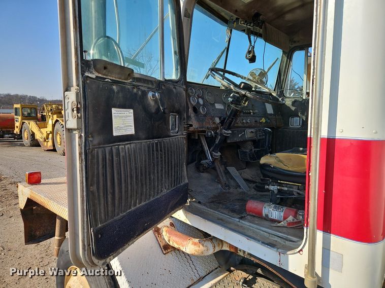 image for item EI3564 1974 Kenworth tank truck