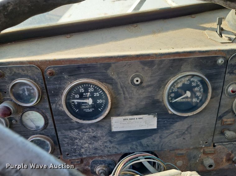 image for item EI3564 1974 Kenworth tank truck