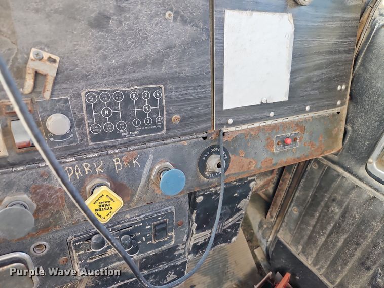 image for item EI3564 1974 Kenworth tank truck