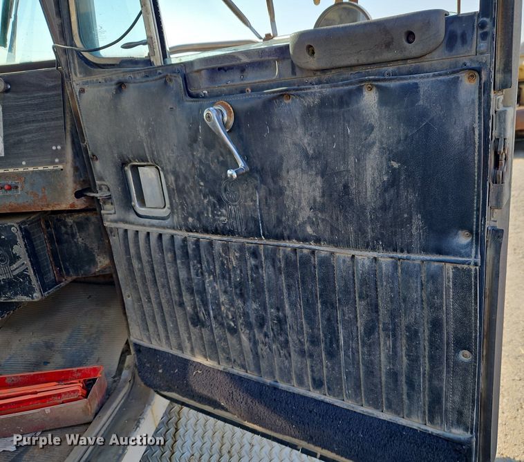 image for item EI3564 1974 Kenworth tank truck