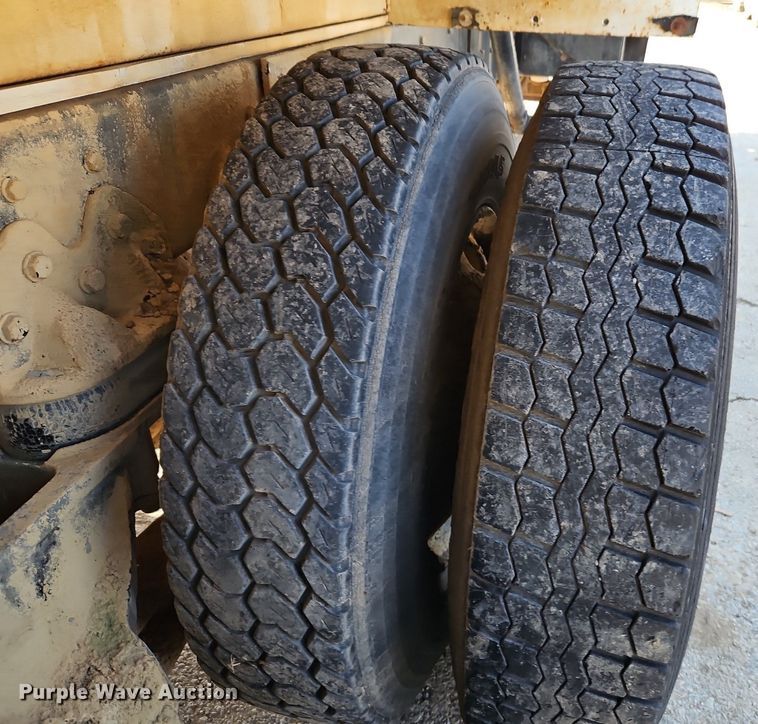 image for item EI3564 1974 Kenworth tank truck