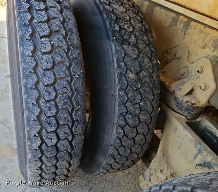 image for item EI3564 1974 Kenworth tank truck