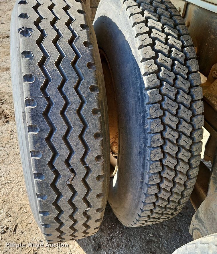 image for item EI3564 1974 Kenworth tank truck